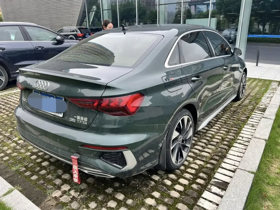 Audi A3 A3L Limousine 35 TFSI Fashion Sports 2023 — миниатюра 4
