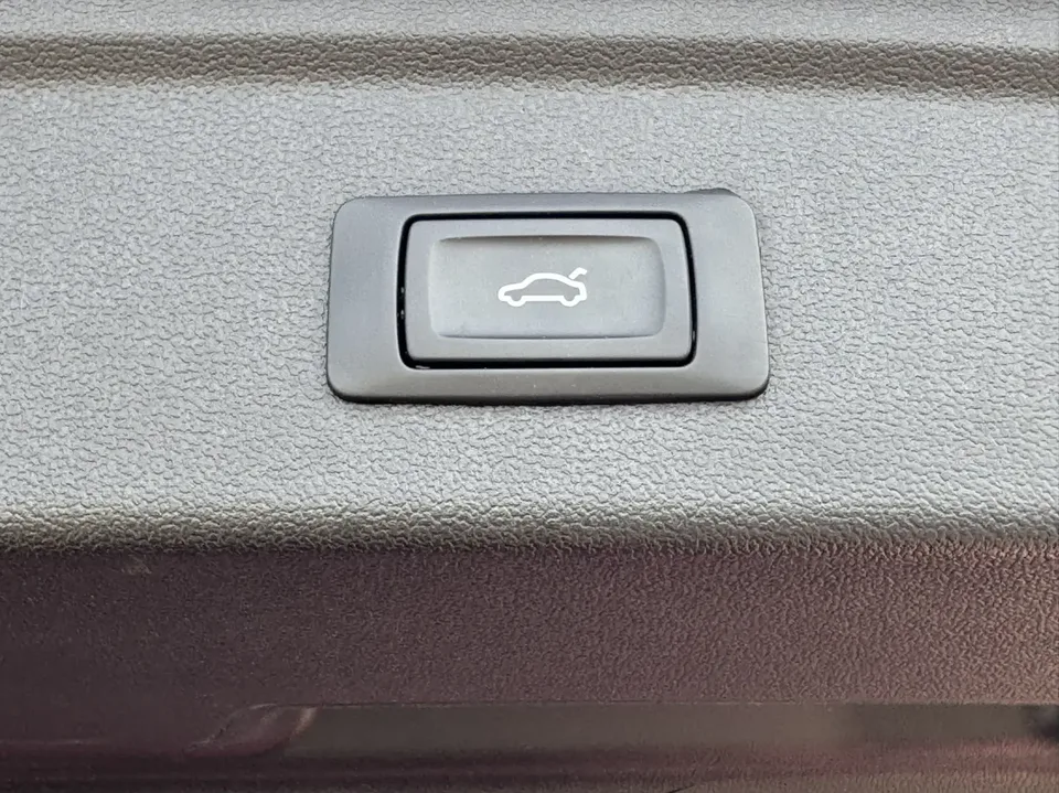 Audi A3 Sportback 35 TFSI stylish and sporty 2022 — миниатюра 3