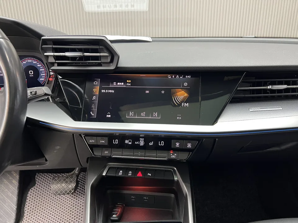 Audi A3 A3L Limousine 35 TFSI Fashionable and Elegant 2024 — миниатюра 3