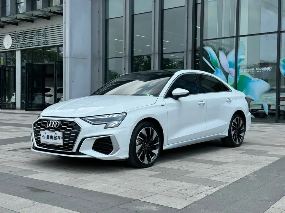 Audi A3 A3 2024 Audi A3 2024 A3L Limousine 35 TFSI Fashion Sports 2024 — photo 1, buy with delivery to Moscow