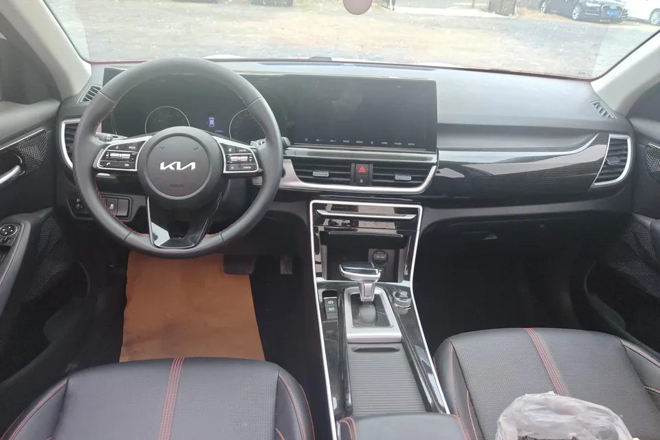 Kia Run proudly Run proudly 2021 1.5L CVT Trend Edition 2022 — thumbnail 4
