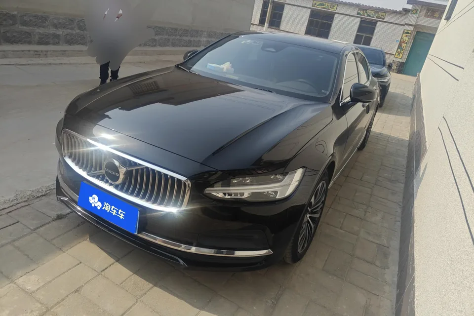 Volvo S90 2023