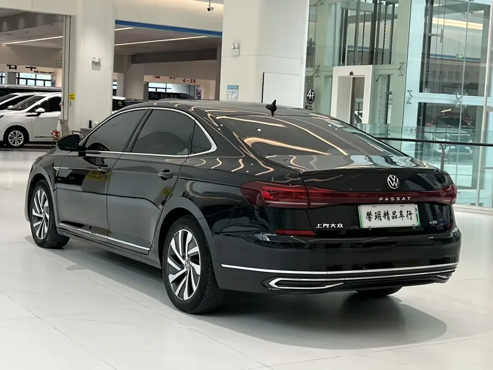 Volkswagen Passat PHEV Passat PHEV 2022 430PHEV Hybrid Elite Edition 2023 — миниатюра 2