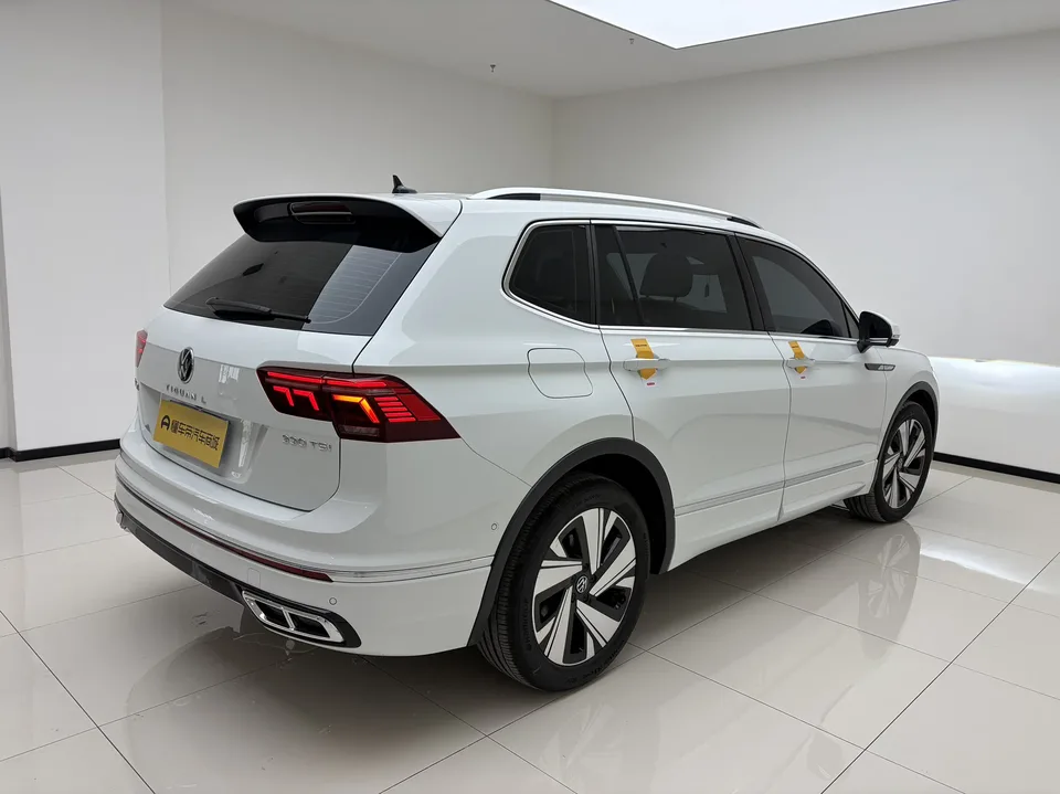 Volkswagen Tiguan L facelift 330TSI 2WD R-Line Enjoy Edition 2023 — миниатюра 4