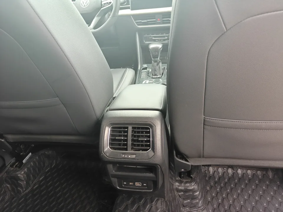 Volkswagen Tiguan L Tiguan L 2022 330TSI Automatic 2WD R-Line Enjoy Edition 2022 — миниатюра 3