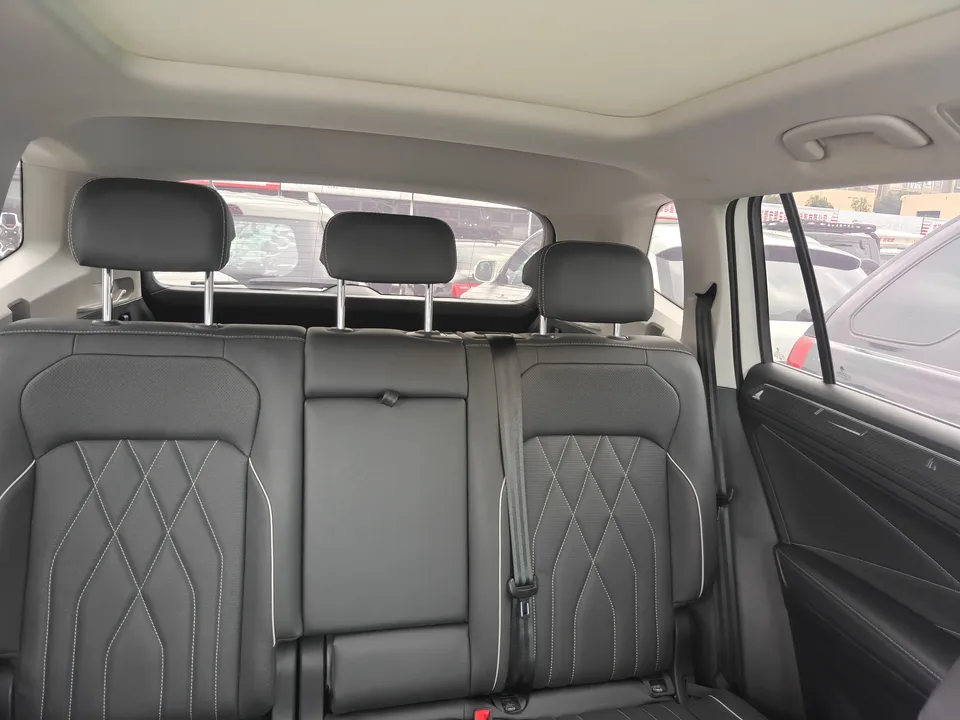 Volkswagen Tiguan L Tiguan L 2022 330TSI Automatic 2WD R-Line Enjoy Edition 2022 — миниатюра 5