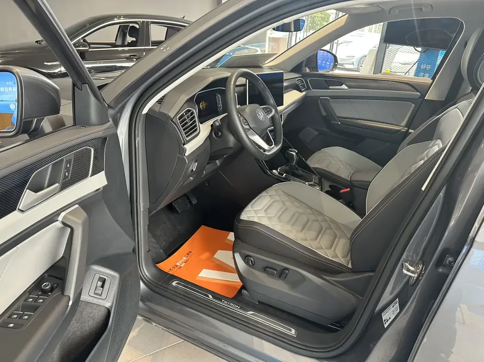 Volkswagen Tayron 300TSI 2WD Luxury Plus Advanced Edition 2024 — миниатюра 3