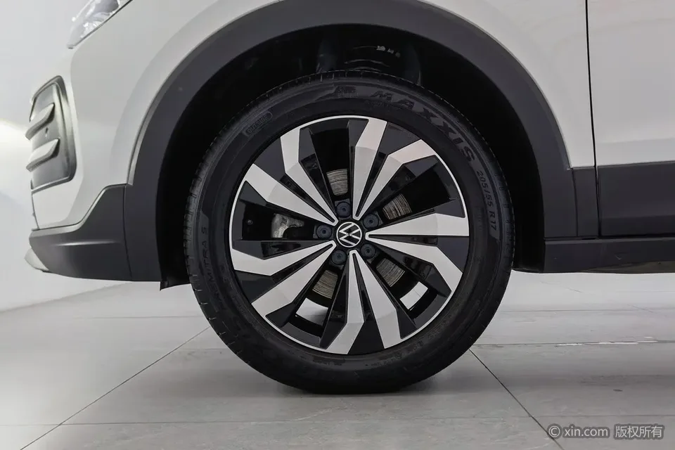 Volkswagen Tharu Tuyue 2025 New 1.5L Ruijin Edition 2025 — миниатюра 2