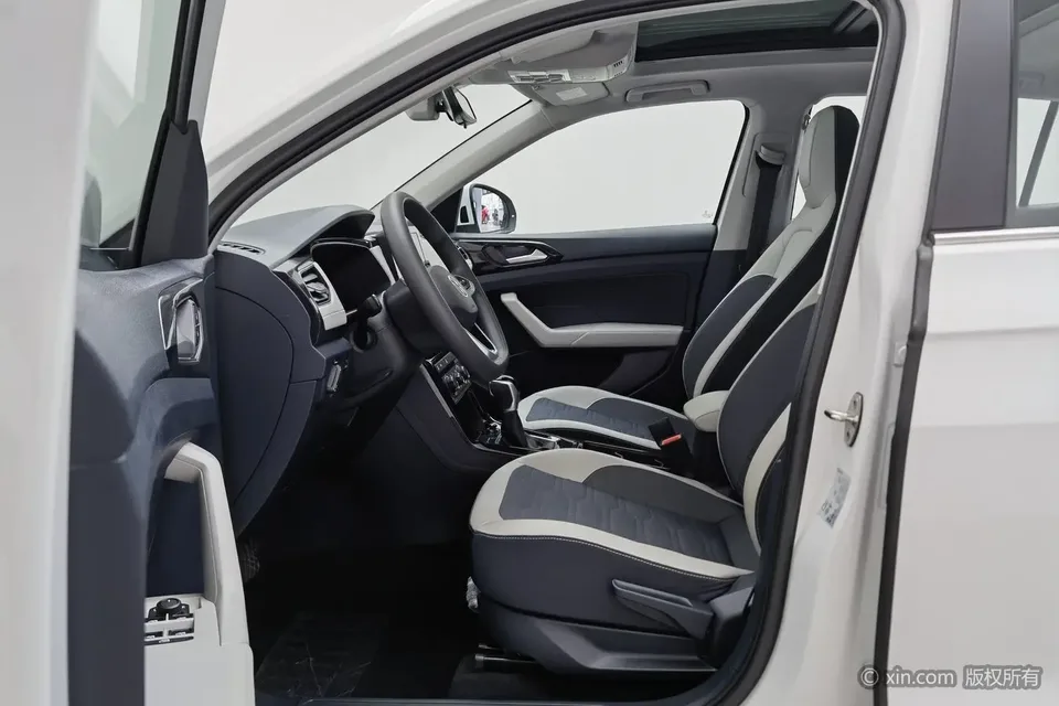 Volkswagen Tharu Tuyue 2025 New 1.5L Ruijin Edition 2025 — миниатюра 4
