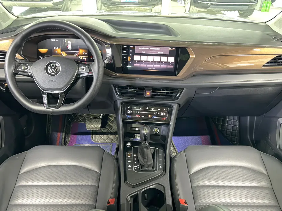 Volkswagen Tharu 280TSI 2WD Luxury Edition 2022 — миниатюра 5