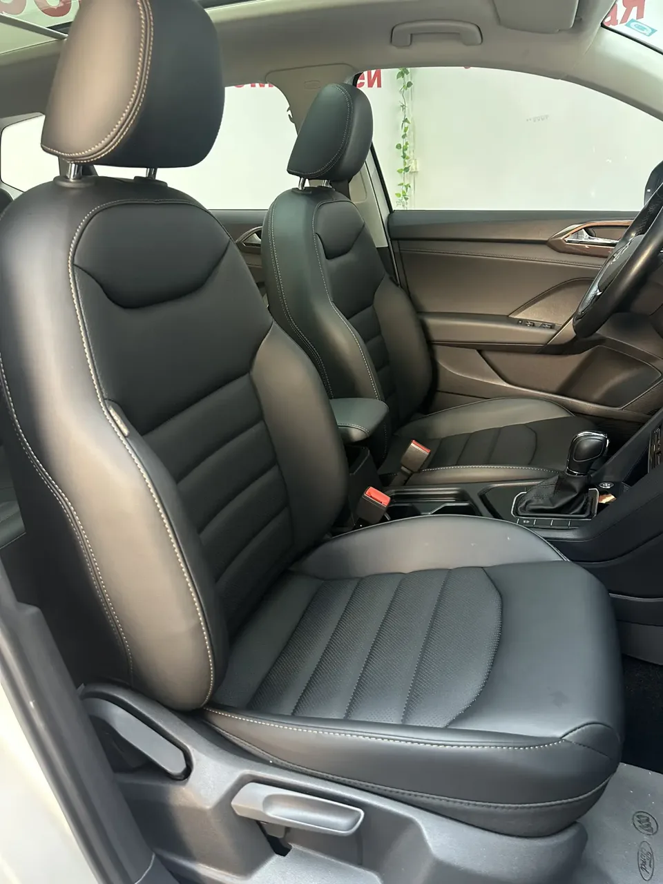 Volkswagen Tharu 280TSI 2WD Luxury Edition 2022 — миниатюра 5
