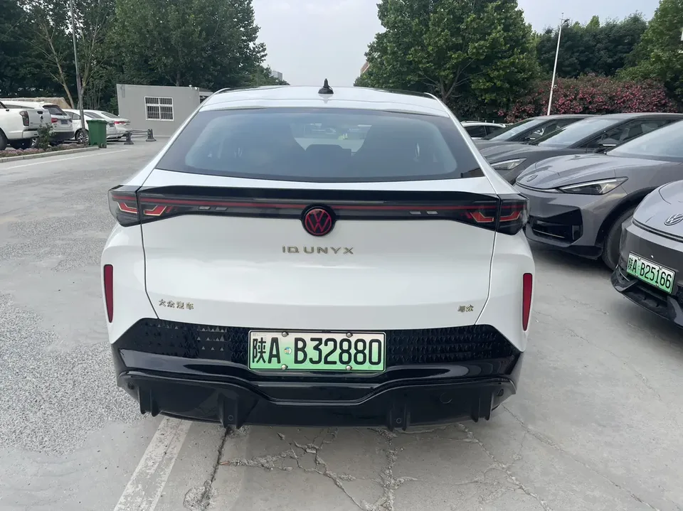 Volkswagen With the crowd06 Pro model with long battery life 2025 — миниатюра 2