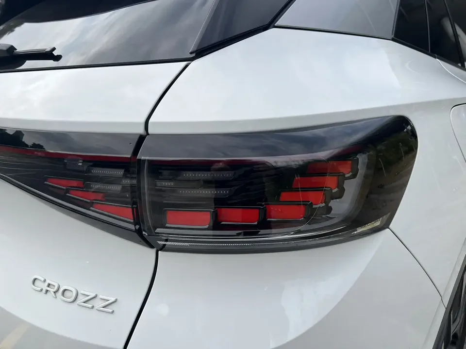 Volkswagen ID.4 Crozz Pure Enjoyment Limited Edition 2023 — миниатюра 3