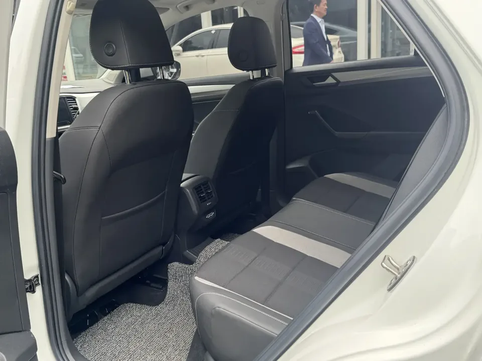 Volkswagen T-Roc T-Roc 2021 Tangeu 280TSI DSG two-wheel drive elite intelligent version 2022 — thumbnail 3