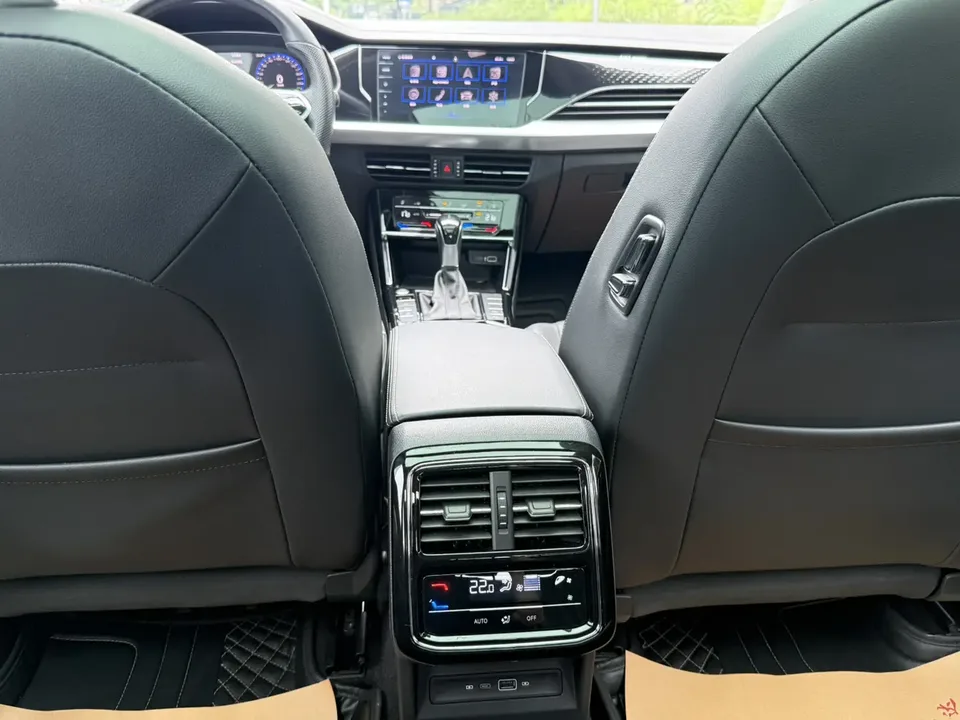 Volkswagen Passat Passat 2022 330TSI Starry Sky Deluxe Edition 2022 — миниатюра 3