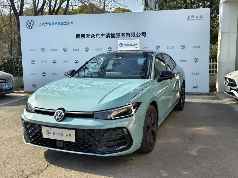 Volkswagen Passat 2024