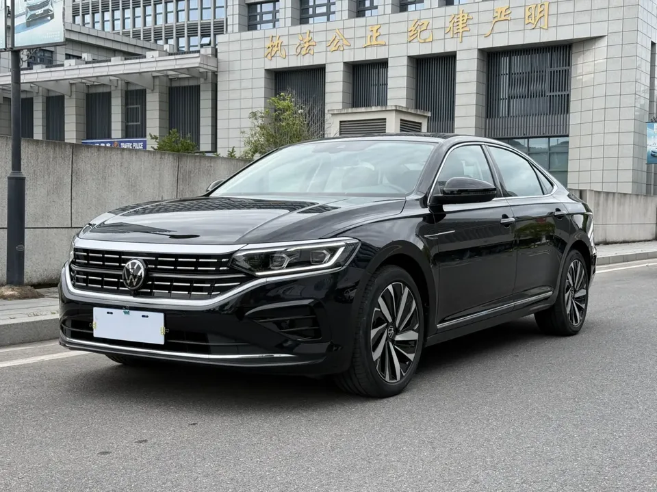 Volkswagen Passat 2025