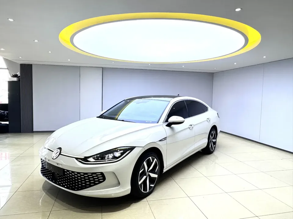 Volkswagen Lamando Lingdu 2022 Lingdu L 280TSI DSG Cool Edition 2022 — photo 1, buy with delivery to Moscow