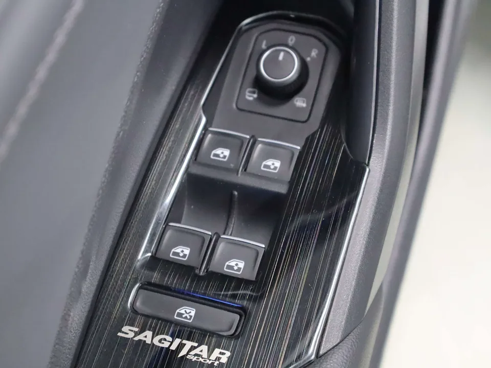 Volkswagen Sagitar 2023 Sagitar 300TSI DSG Beyond Edition 2024 — миниатюра 5