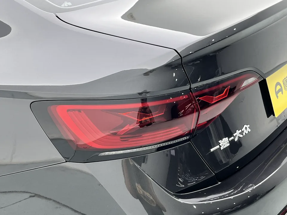 Volkswagen Sagitar 2025 Sagitar 300TSI DSG Beyond Edition 2025 — миниатюра 2