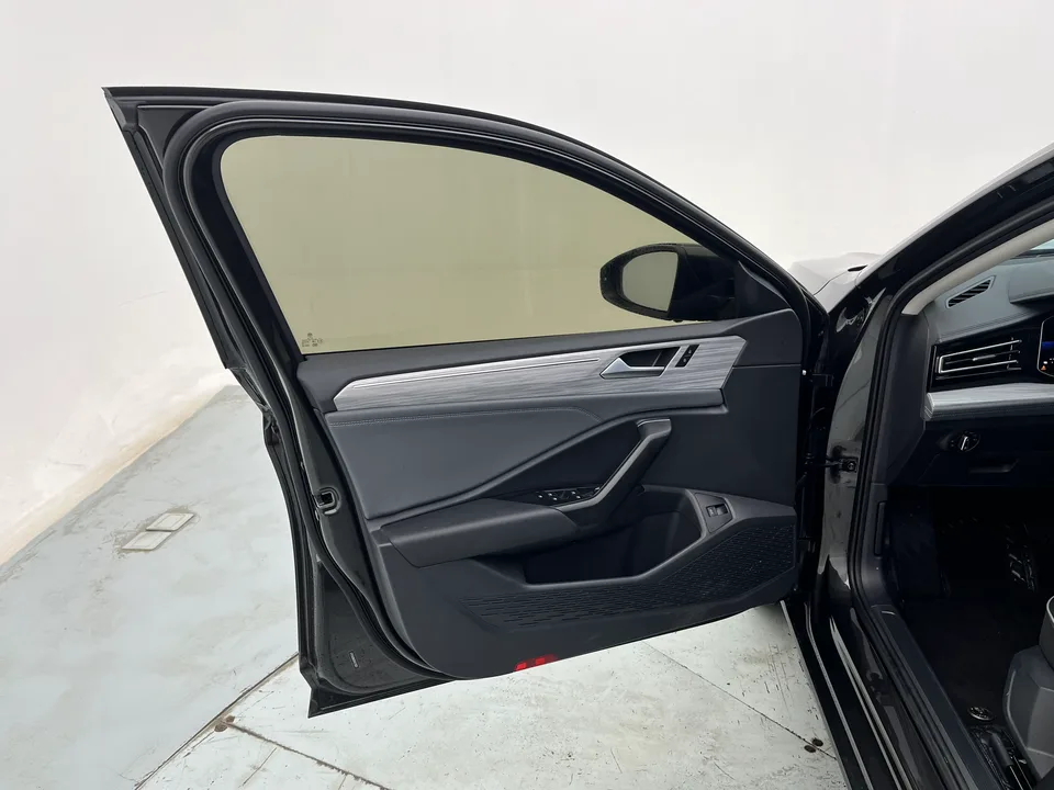 Volkswagen Sagitar 2025 Sagitar 300TSI DSG Beyond Edition 2025 — миниатюра 5