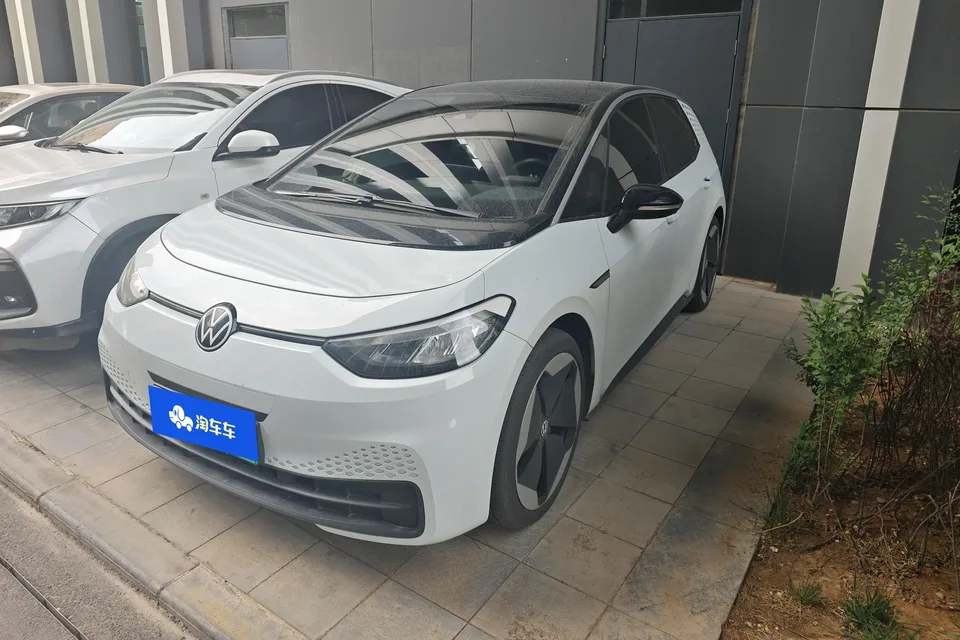 Volkswagen ID.3 ID.3 2023 Upgraded Pure Smart Edition 2023 — photo 1, buy with delivery to Moscow