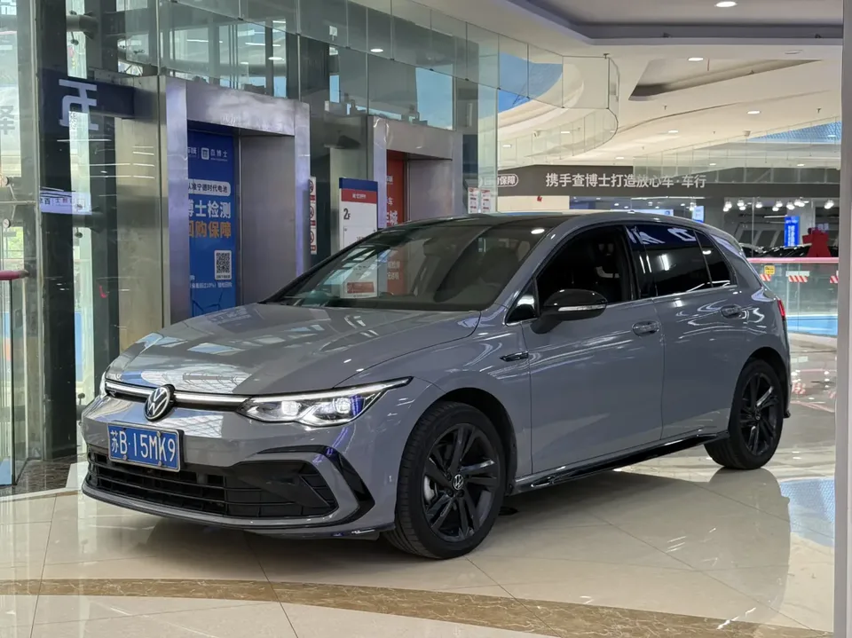 Volkswagen Golf Golf 2021 Golf 2021 280TSI DSG R-Line 2022 — photo 1, buy with delivery to Moscow