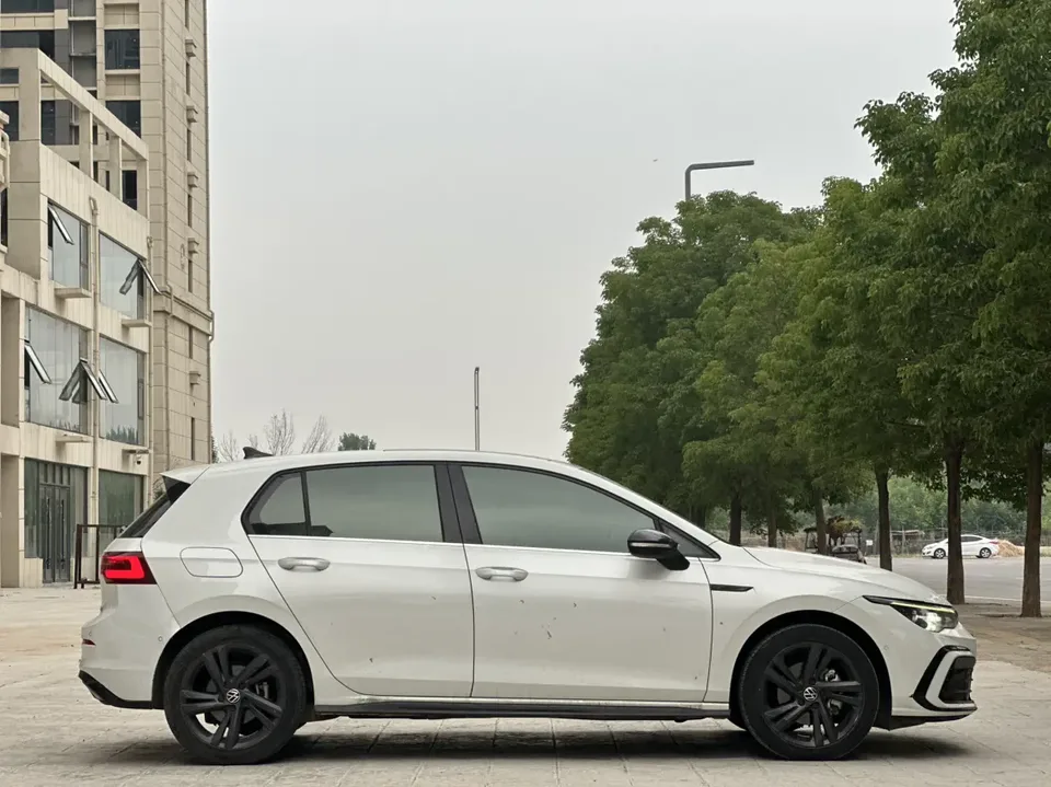 Volkswagen Golf 280TSI DSG R-Line 2022 — миниатюра 4