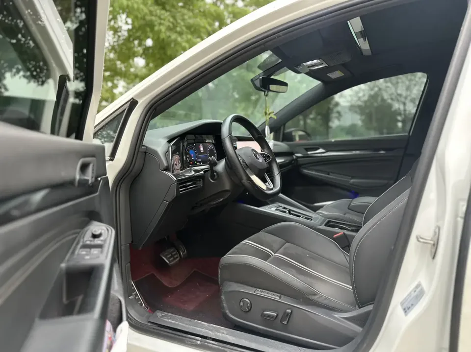 Volkswagen Golf 280TSI DSG R-Line 2022 — миниатюра 5