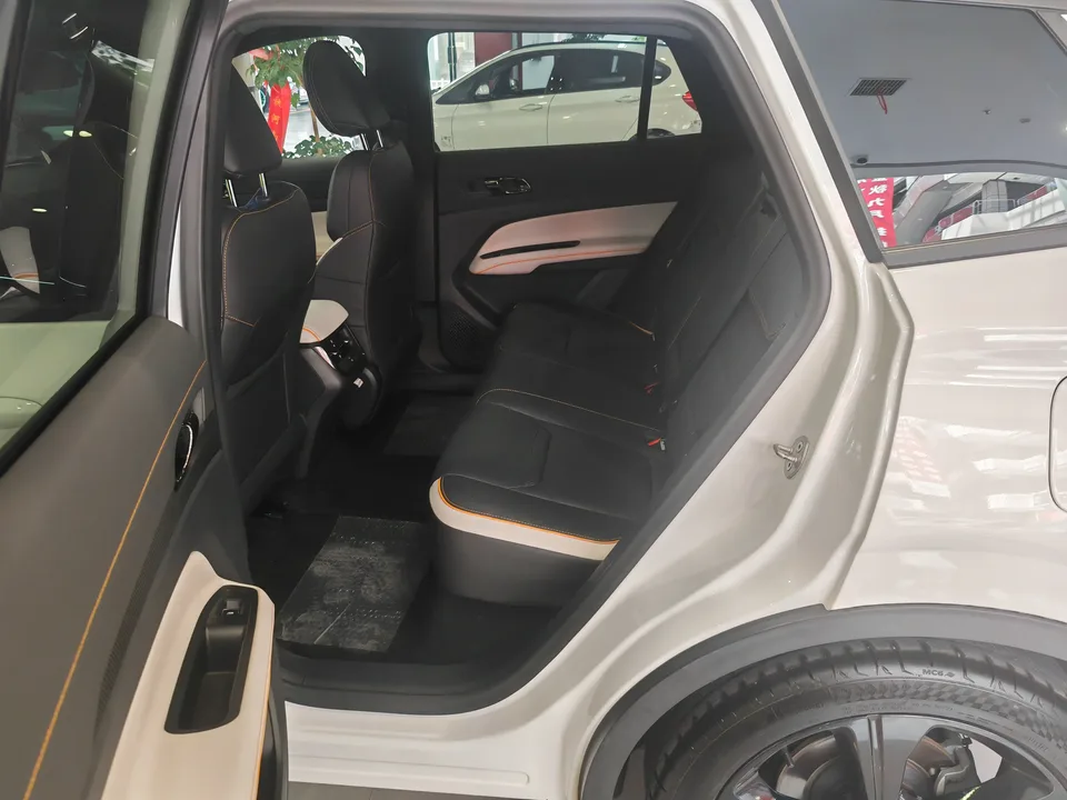 Ford Equator Sport EcoBoost 170 Changling model 2023 — миниатюра 5