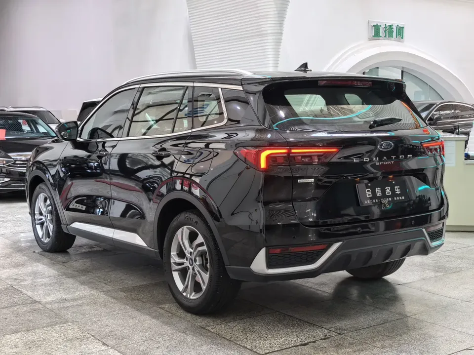 Ford Equator Sport EcoBoost 170 Platinum Edition 2022 — миниатюра 4