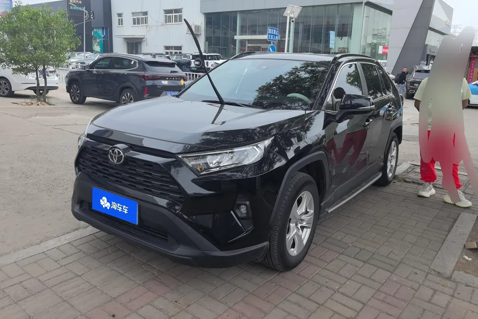 Toyota RAV4 2025