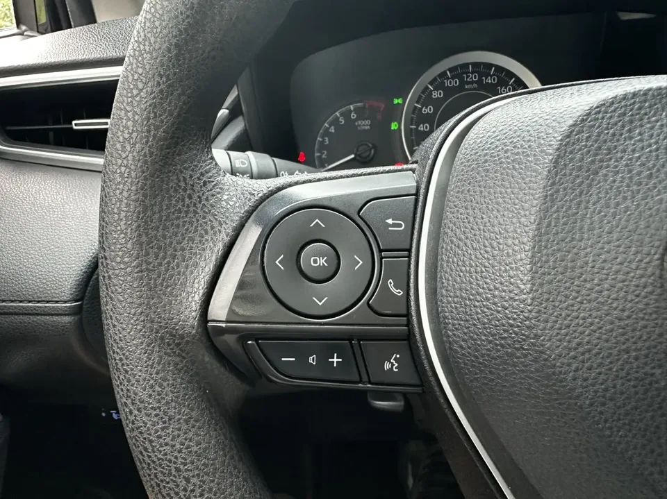 Toyota CorollaCross 2.0L Deluxe Edition 2022 — миниатюра 3