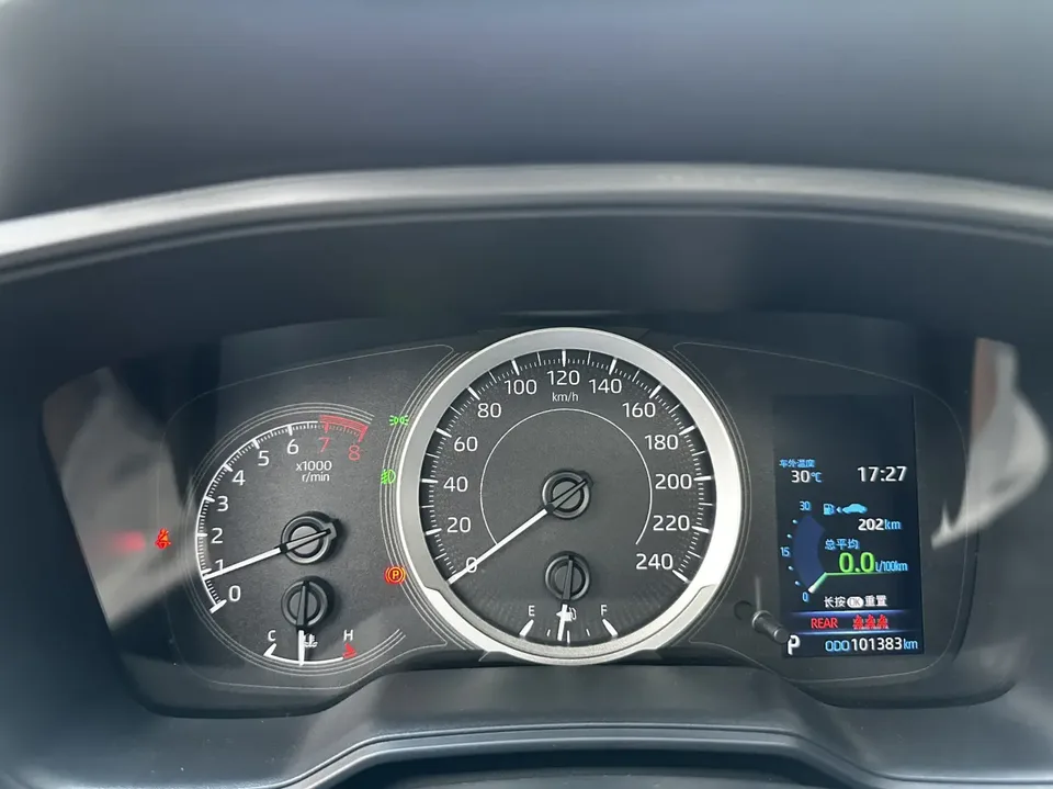 Toyota CorollaCross 2.0L Deluxe Edition 2022 — миниатюра 4