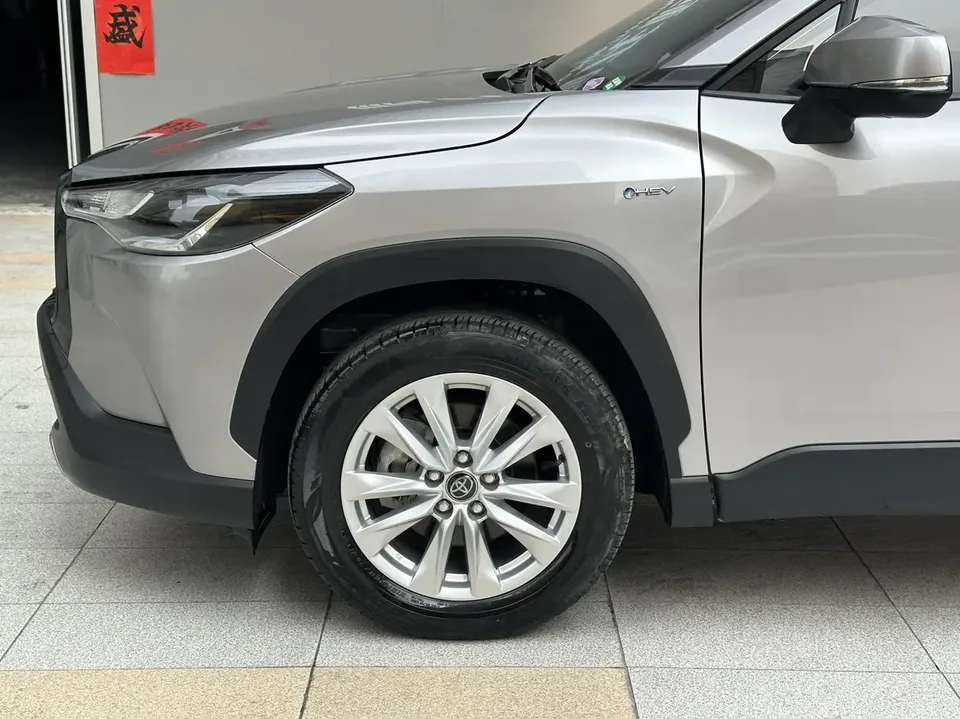Toyota CorollaCross 2.0L Intelligent Electric Hybrid Dual Engine Pioneer Edition 2024 — миниатюра 3