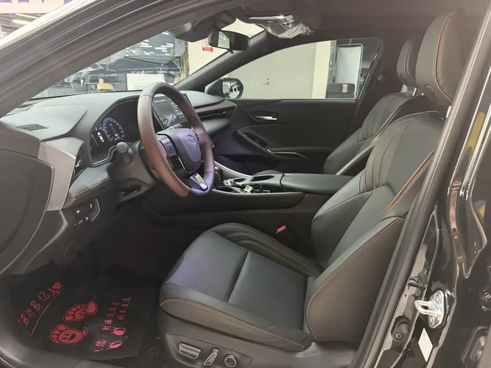 Toyota Avalon Intelligent Electric Hybrid 2.0L E-CVT Luxury Edition 2025 — миниатюра 5