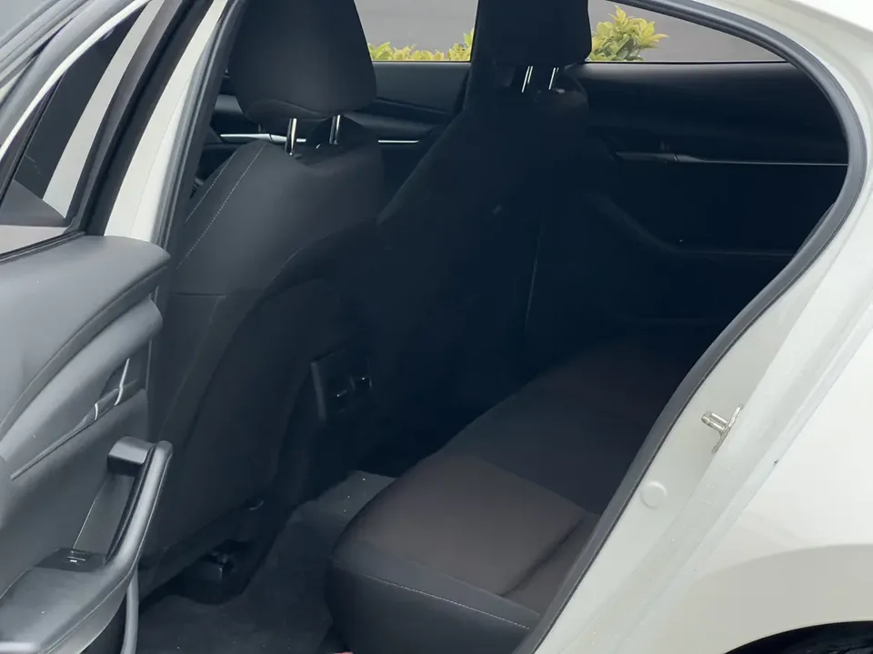 Mazda Axela 2.0L Automatic Quality Edition 2024 — миниатюра 3