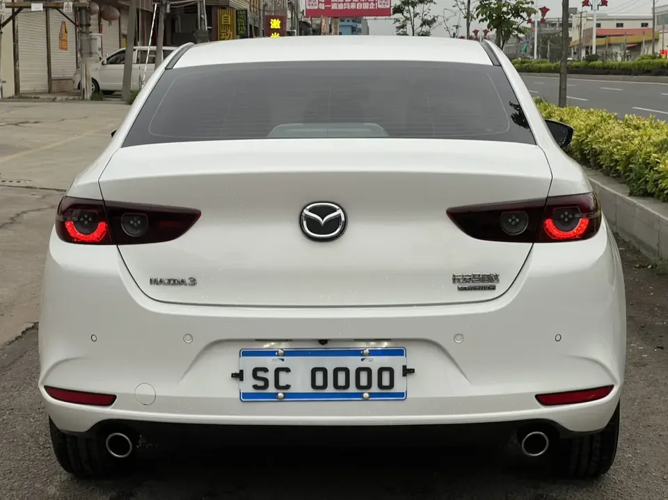 Mazda Axela 2.0L Automatic Quality Edition 2024 — миниатюра 4