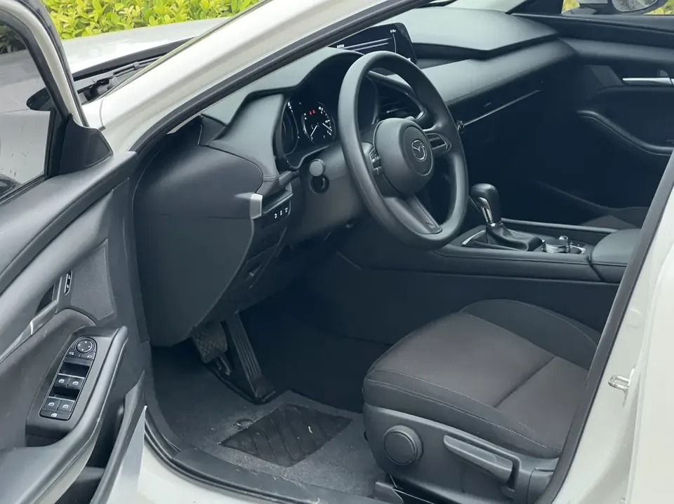 Mazda Axela 2.0L Automatic Quality Edition 2024 — миниатюра 5