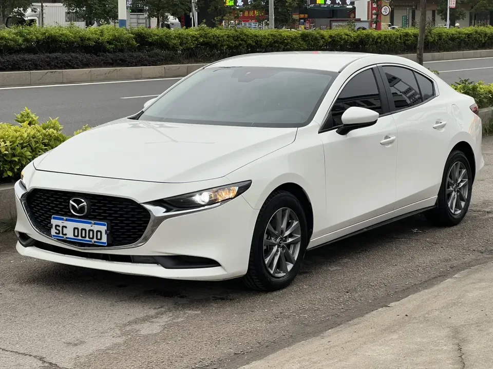 Mazda Axela 2.0L Automatic Quality Edition 2024 — фото 1, купить с доставкой в Москву