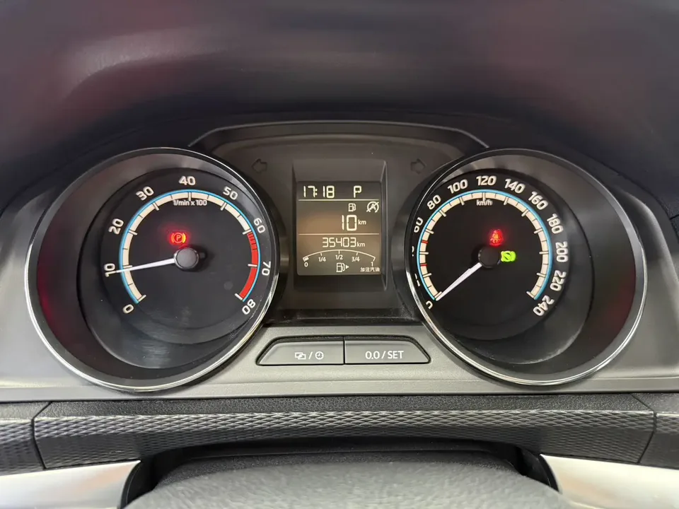 Skoda Comek Comek 2022 1.5L Automatic Comfort Edition 2022 — thumbnail 3