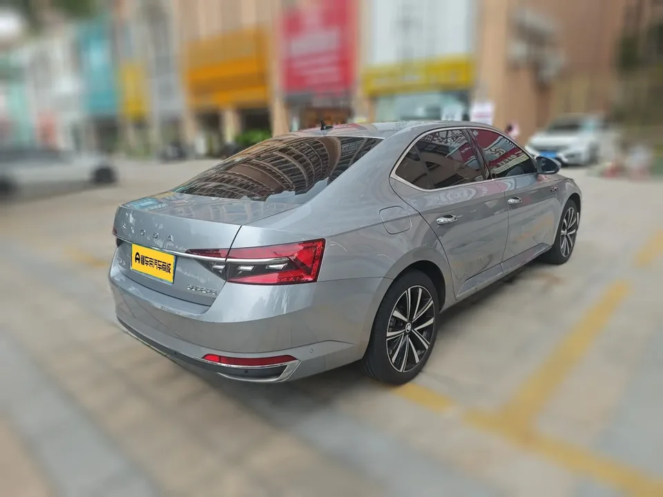 Skoda Speedy Superpa 2024 TSI280 DSG Exclusive Edition 2024 — миниатюра 4