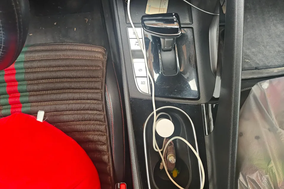 Hyundai Elantra Elantra 1.5L CVT LUX Black Knight Limited Edition 2023 — thumbnail 4