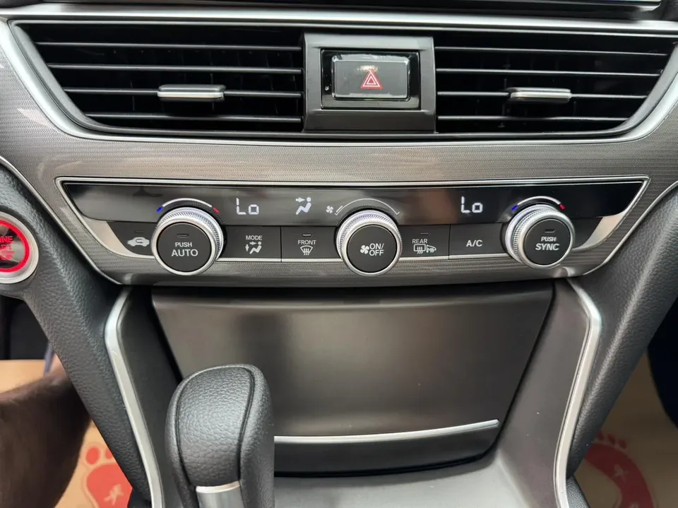 Honda Accord Accord 2022 260TURBO Deluxe Edition 2023 — миниатюра 4