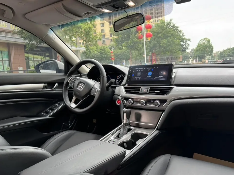 Honda Accord Accord 2022 260TURBO Deluxe Edition 2023 — миниатюра 5