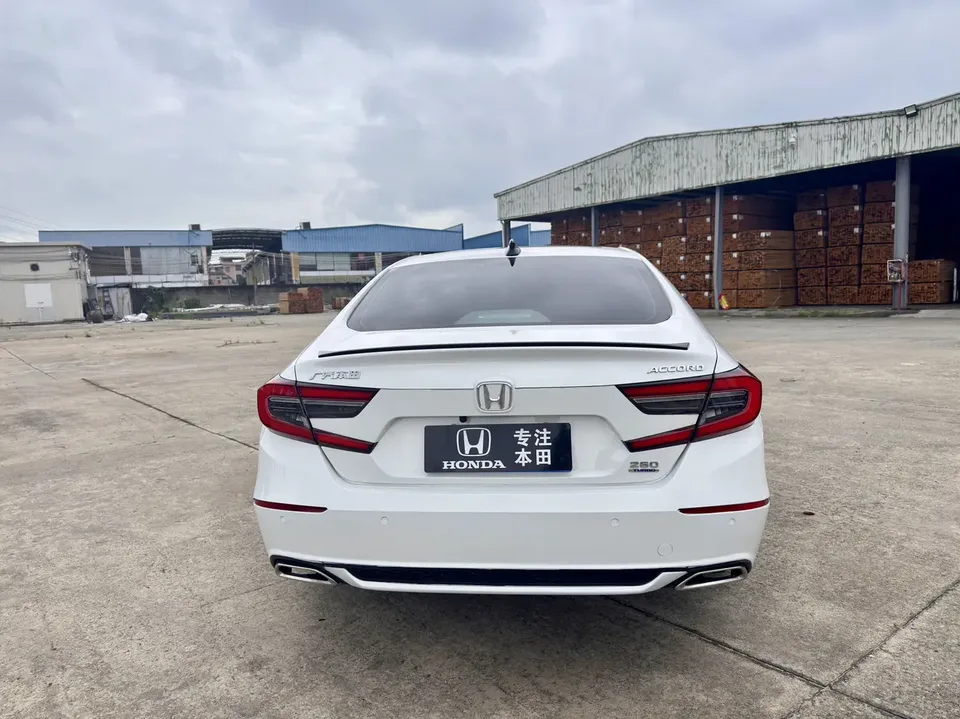 Honda Accord 2022 Accord 260TURBO Fantasy Night Premium Edition 2023 — миниатюра 2