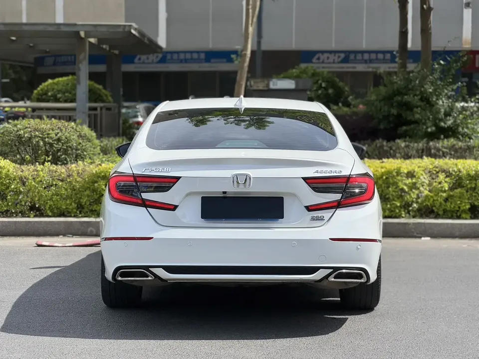 Honda Accord Accord 2022 260TURBO Deluxe Edition 2022 — миниатюра 4