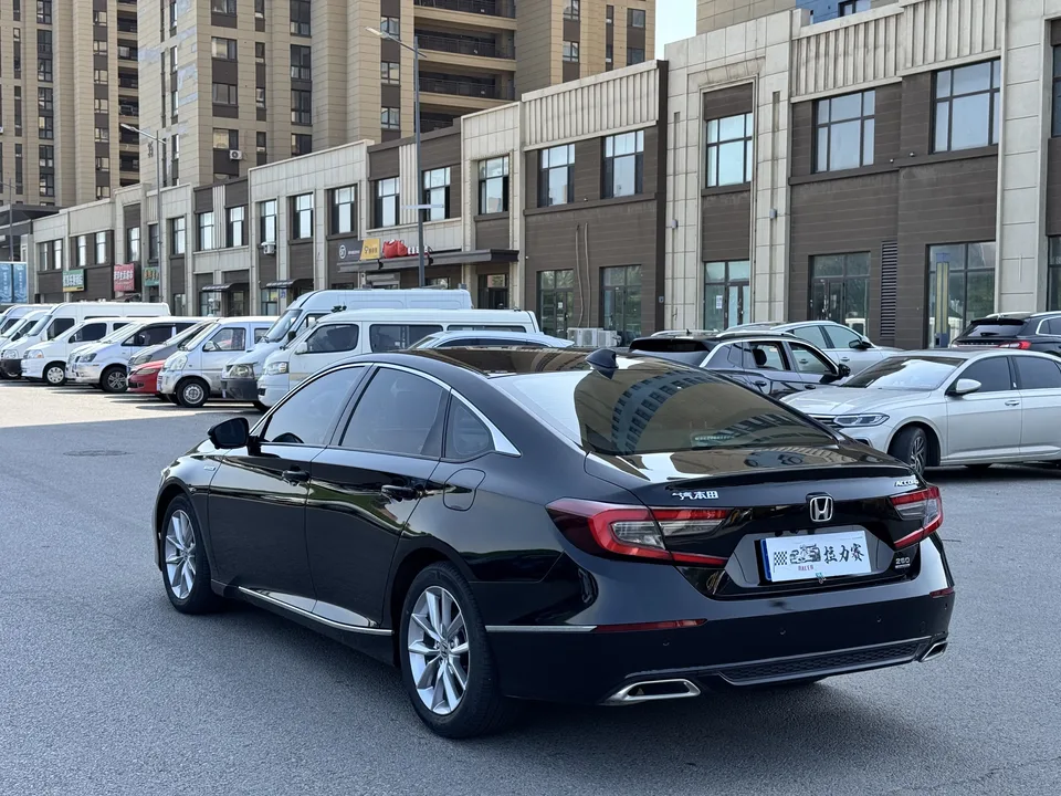 Honda Accord Accord 2022 260TURBO Deluxe Edition 2022 — миниатюра 4
