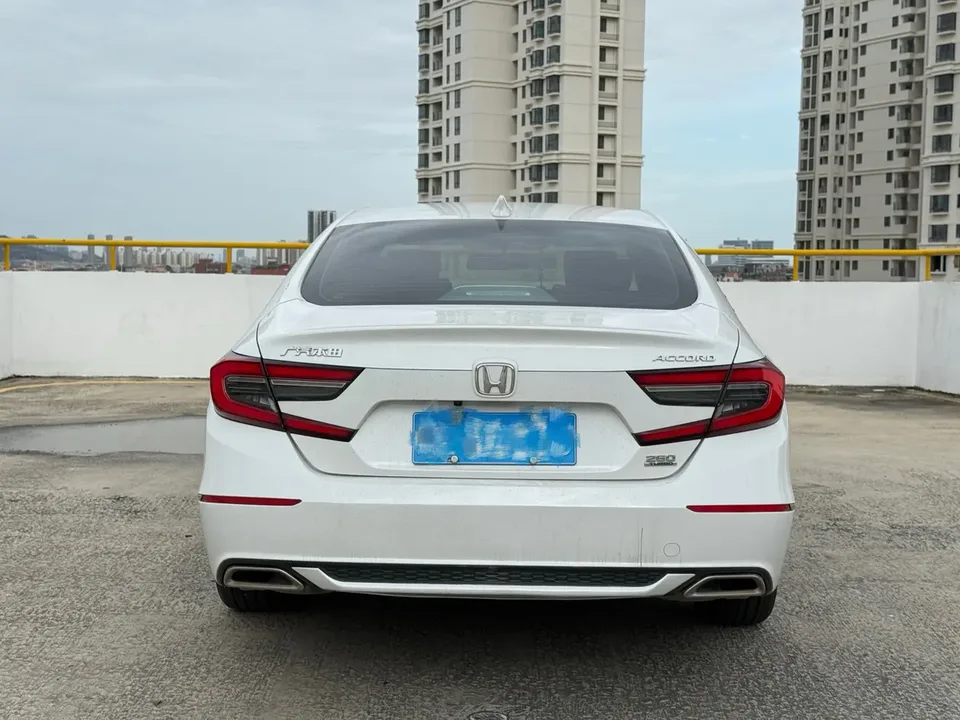 Honda Accord Accord 2022 260TURBO Deluxe Edition 2022 — миниатюра 2