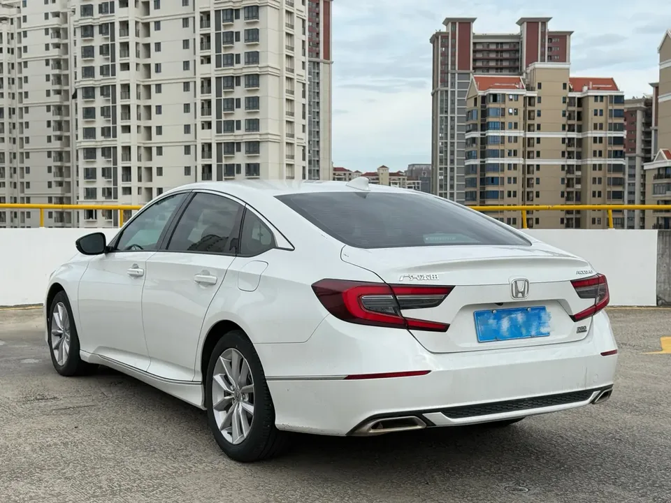 Honda Accord Accord 2022 260TURBO Deluxe Edition 2022 — миниатюра 4